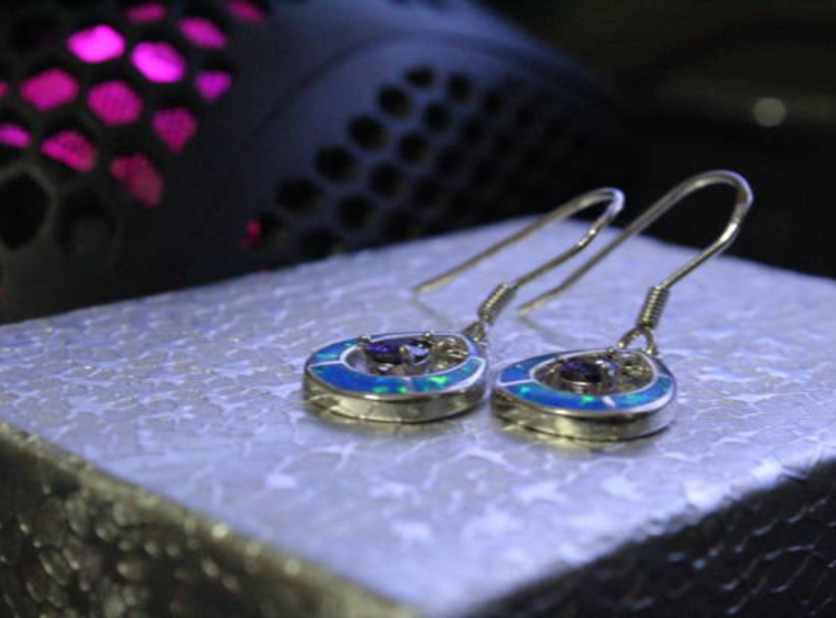 Must-Have Earrings for a Capsule Jewelry Collection